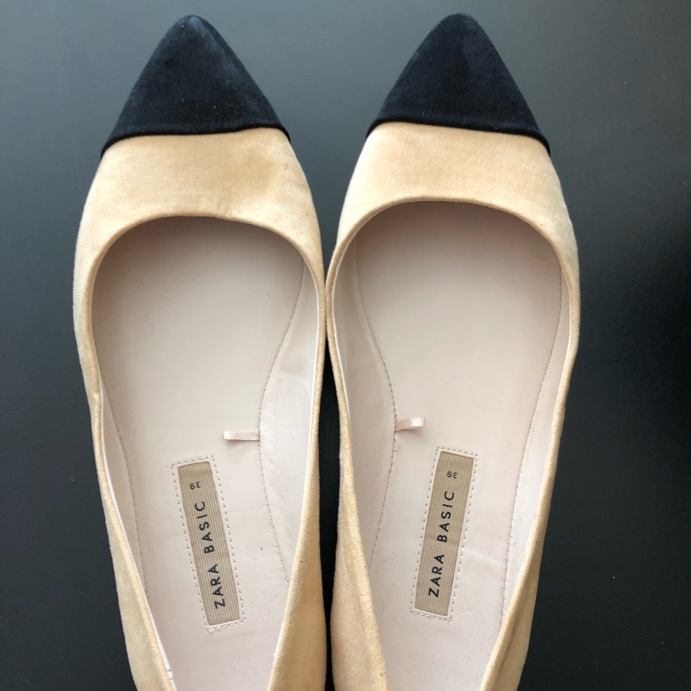 NWOT Zara tan and black cap toe flats. Sz 39.